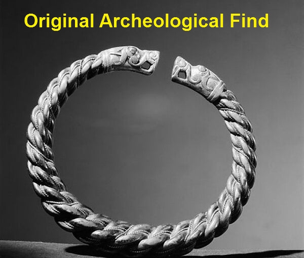 Original-Viking-arm-ring-bracelet-norse-museum-archeology