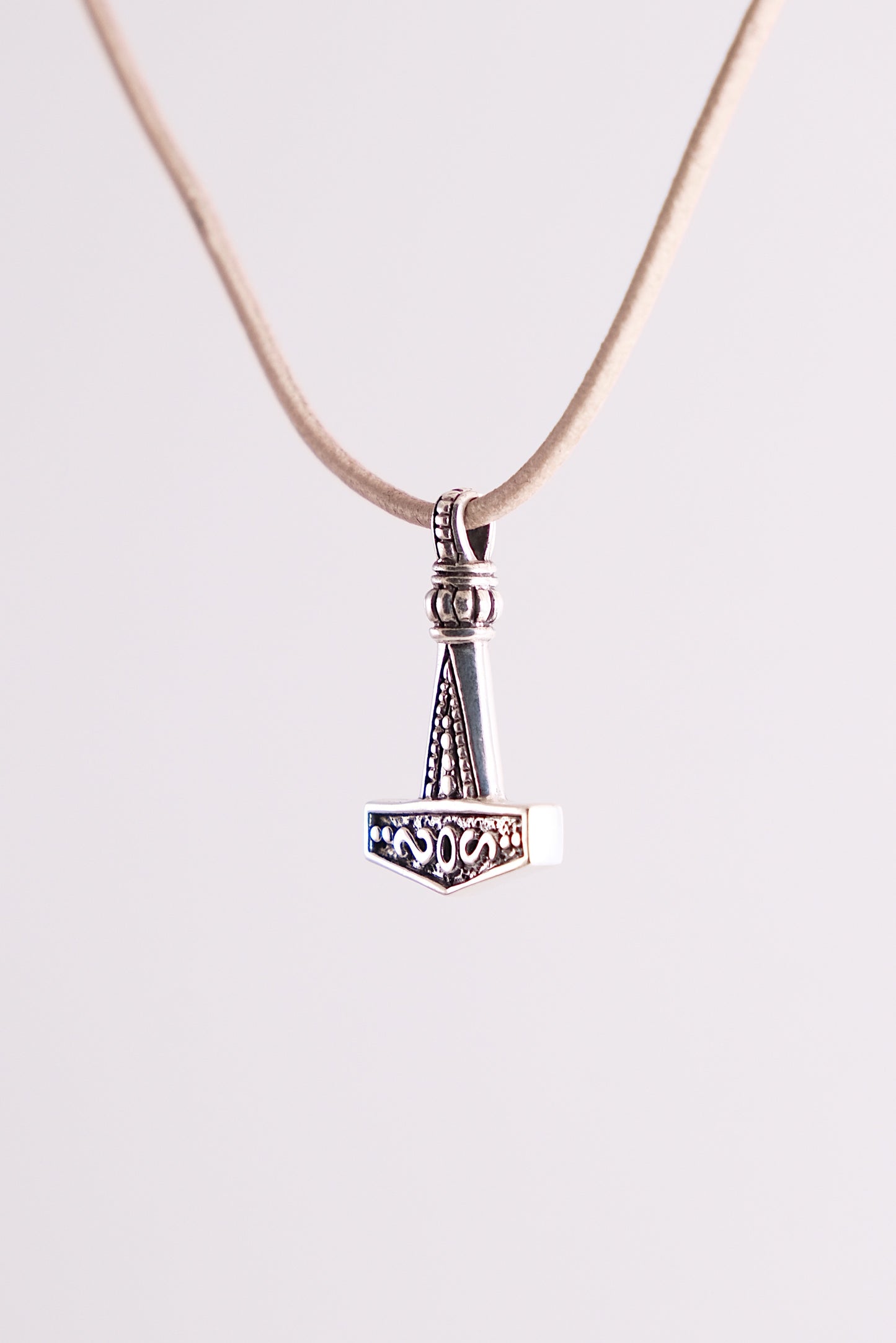 raus-thor-hammer-mjolnir-necklace-pendant-museum-replica-archeology-viking-pagan-silver