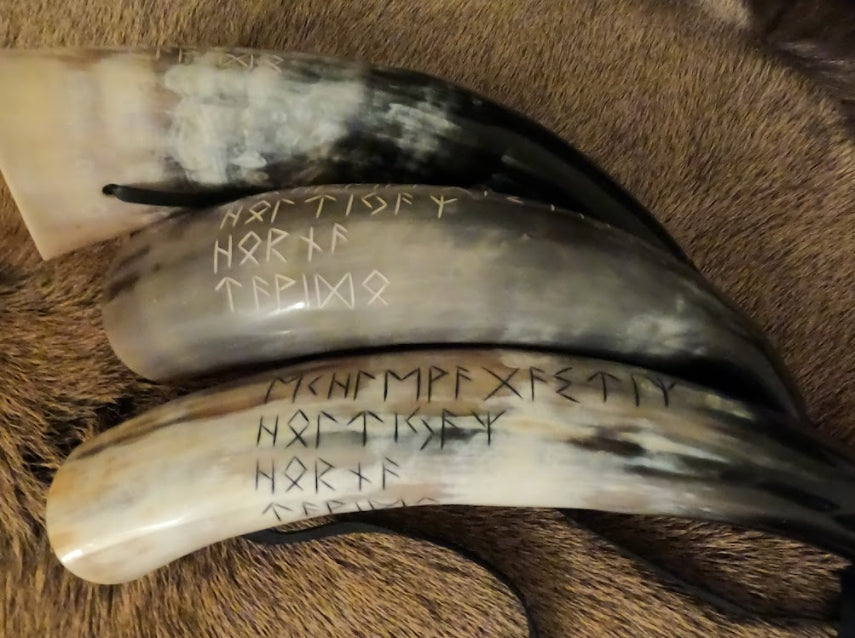 Viking-Gallehus-Horn-Blowing-Sound-instrument-runes-carved