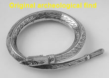 Load image into Gallery viewer, viking-arm-ring-oath-undrom-museum-replica-archeology-bronze
