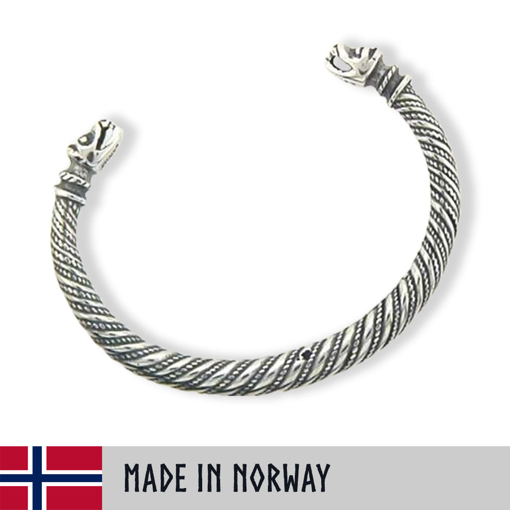 viking-norse-arm-ring-museum-archeology-replica-silver-made-norway_7ac5195f-bd76-4ff3-82d6-ab0af57d5e24